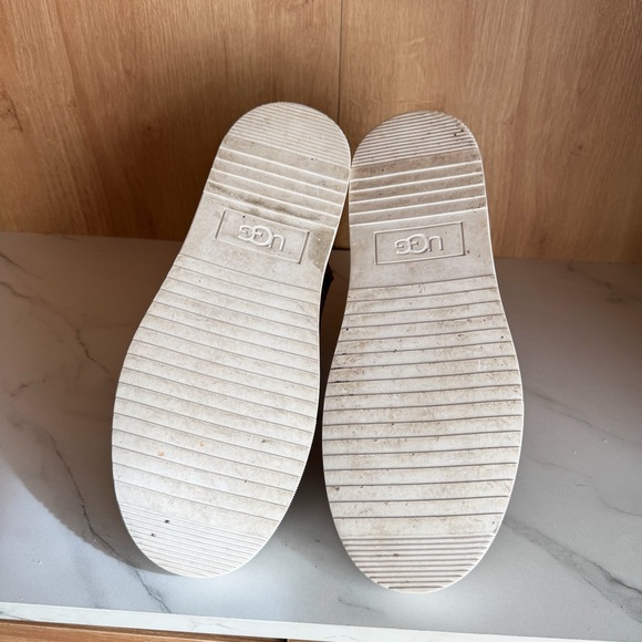 UGG Alameda Mini Boots Chestnut Suede Shearling Lined Slip-On Sneakers Sz 8.5 - Picture 6 of 6